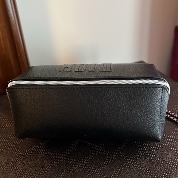 DIOR BEAUTE make up bag and more - Picture 3 of 9